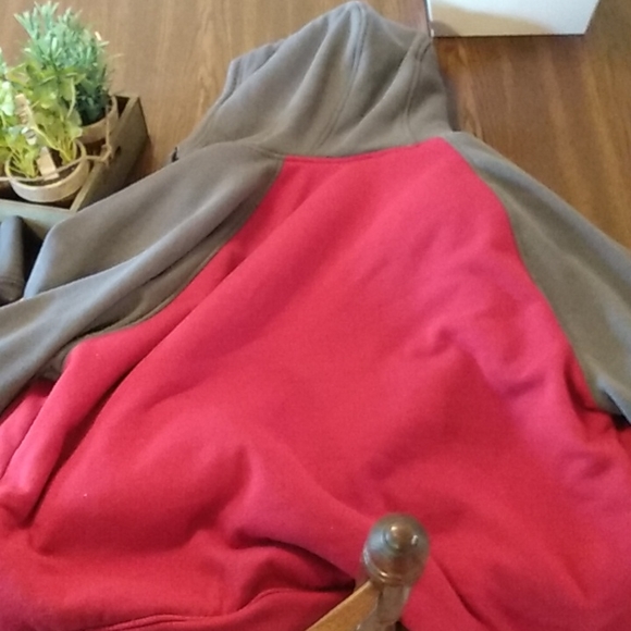 Red coat with wool inside - Picture 1 of 3